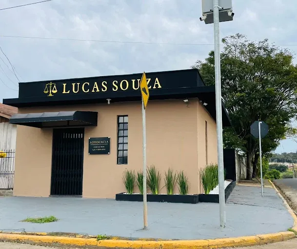 Vista frontal do escritório de advocacia